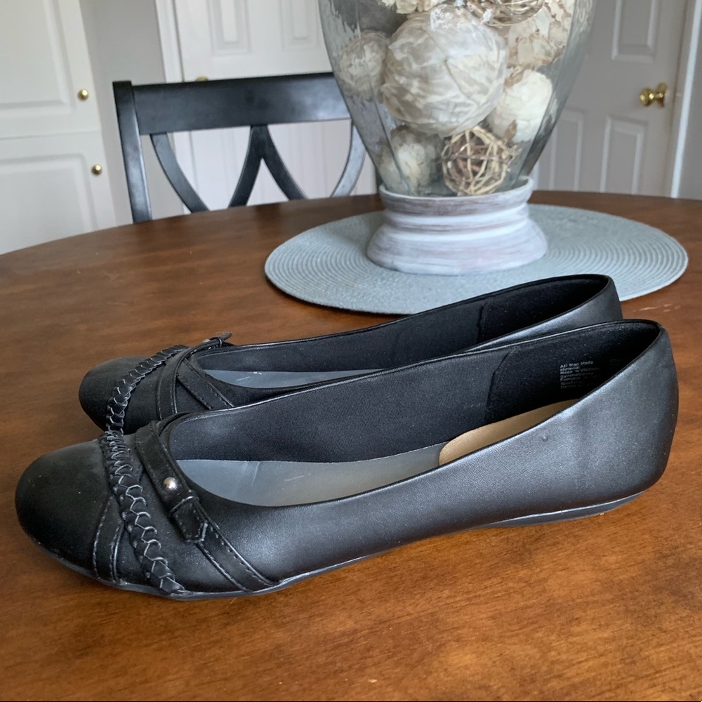 Worn once Women’s black flat shoe- size 12!!